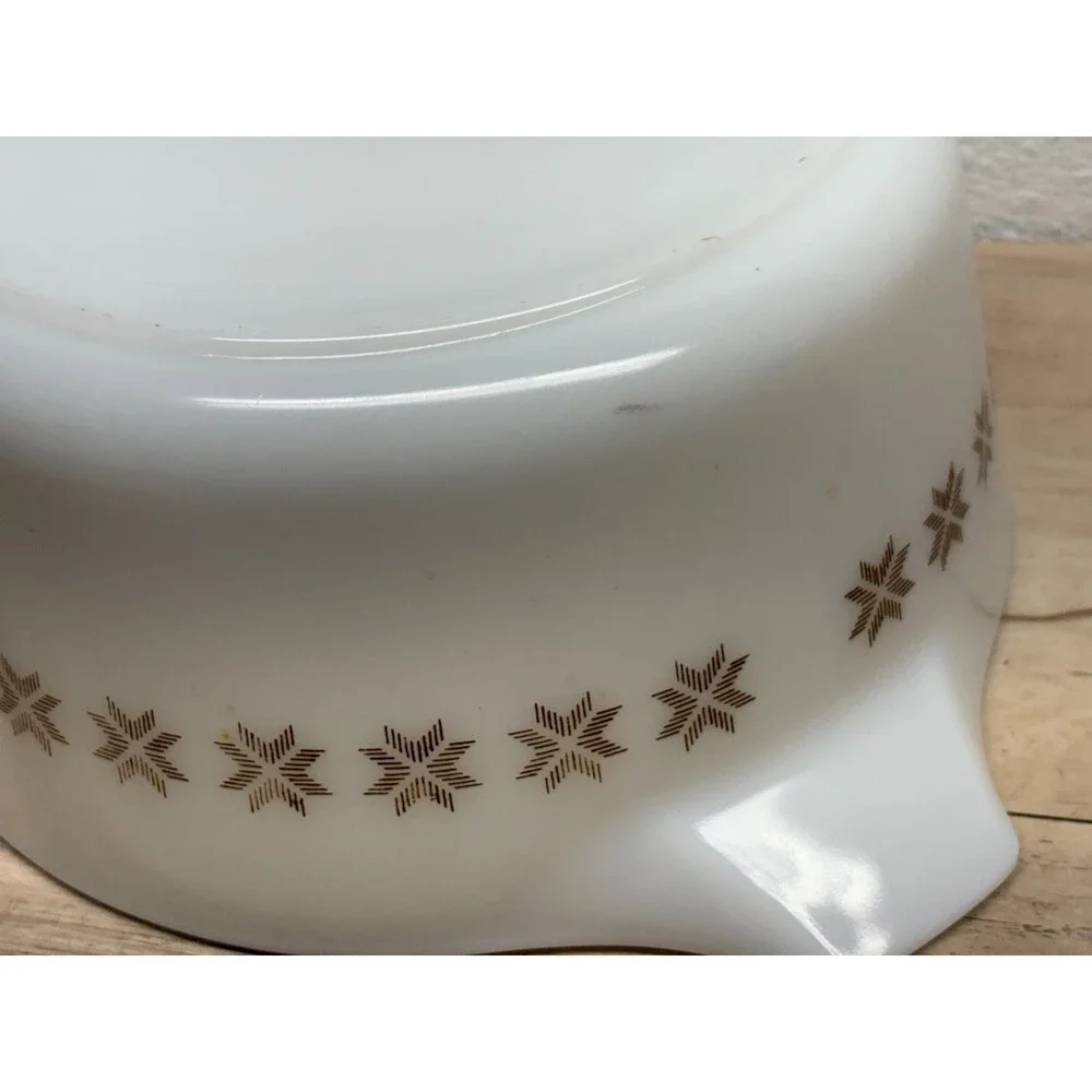 Vintage 1960 Pyrex Town & Country Casserole Dish 475-B 2 1/2 Qt Brown Snowflake